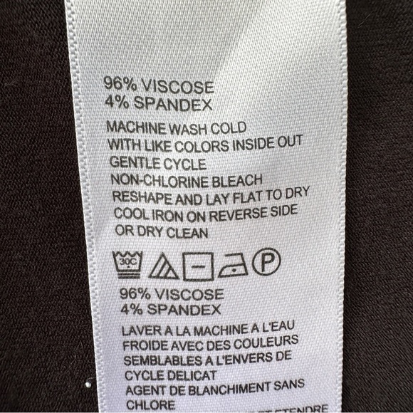 Tommy Bahama  popover dress, sleeveless, surplice top, in a stretch jersey knit - Picture 8 of 8